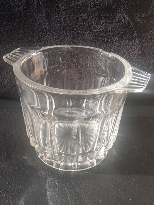 Стъклена Ледарка с дръжки - САМО 4 лв.