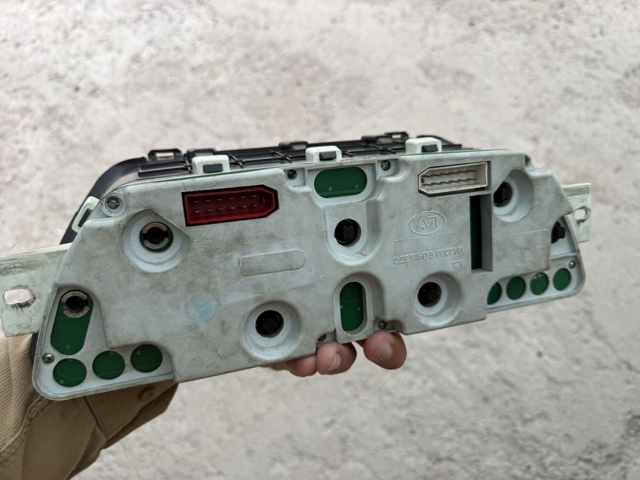 Табло от Лады 2110 заводское