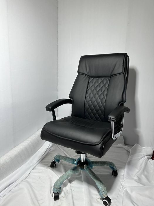 Стул кресло офисный  отличного качетсва