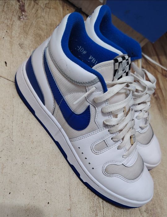 Vand adidasi nike