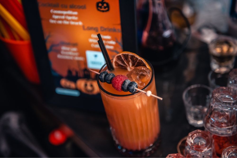 Cocktail bar & Tort de shoturi /Bar mobil  începând de la 3.000 RON