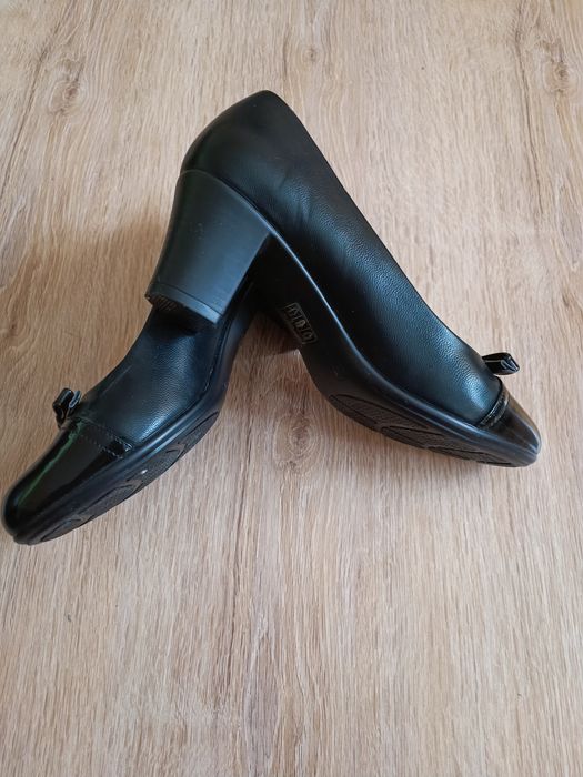 Дамски обувки номер 39