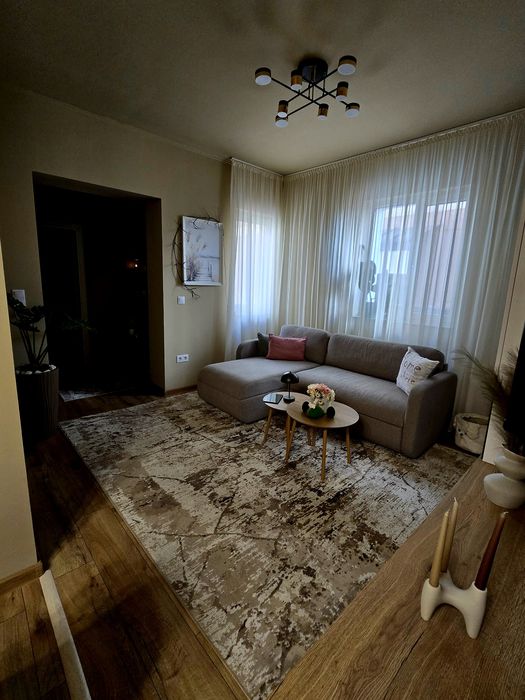 Vând casă zonă centrală