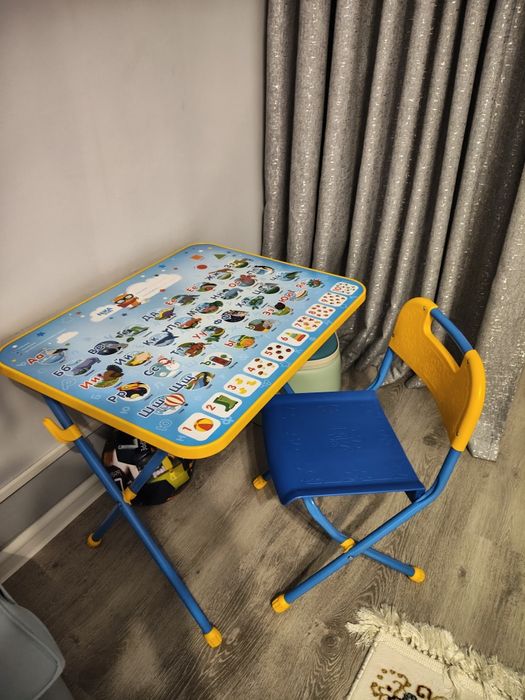 Детский стол и стул