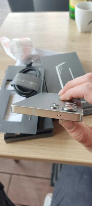 Продавам S25 Ultra 512 GB като нов
