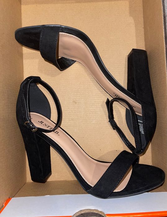 Дамски обувки с ток