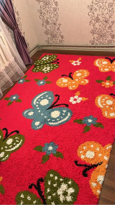 Кілем сатылады.