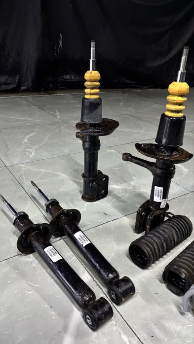 Продам пружины,стойки комплект приора