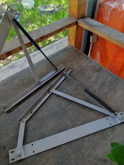 Подъемный механизм для дивана