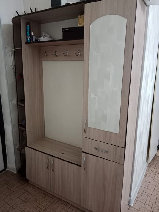 Продаю шкаф хорошый