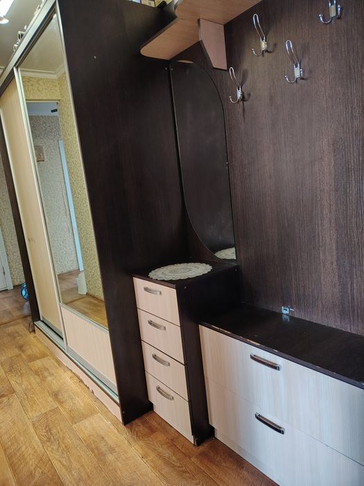 Продам срочно прихожую