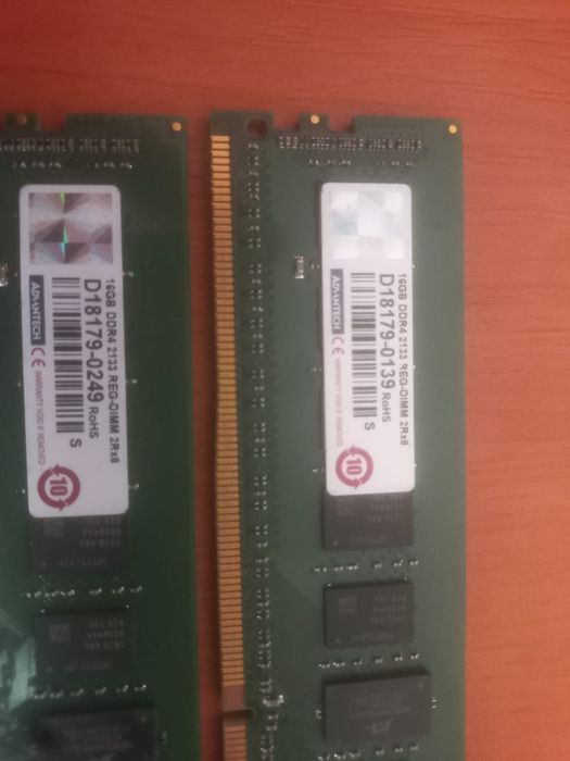 Vând 2 Rami Ddr4 16 Gb PC