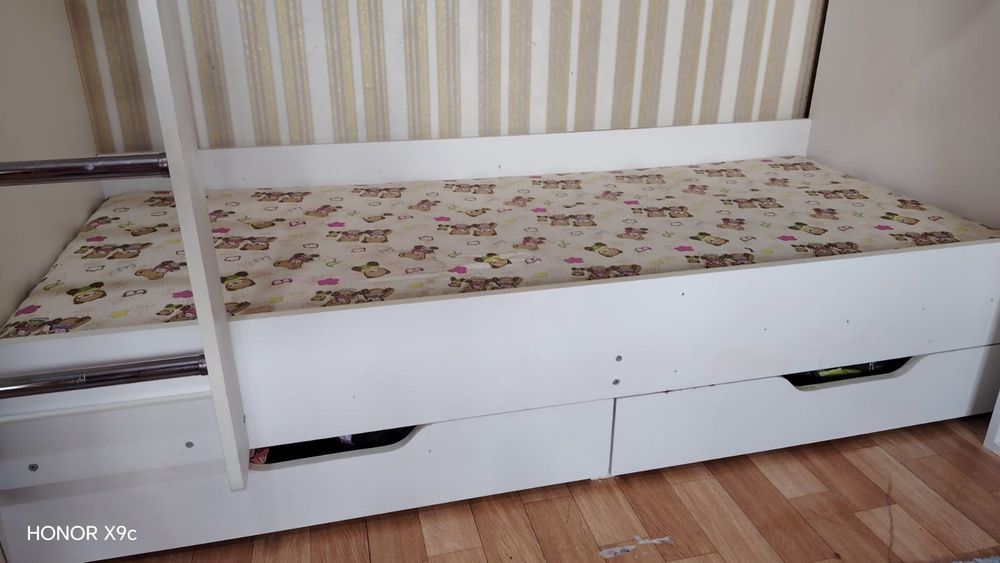 Двухъярусная кровать для детей