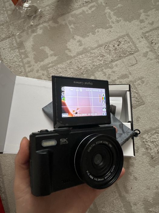 DIGITAL camera 5K