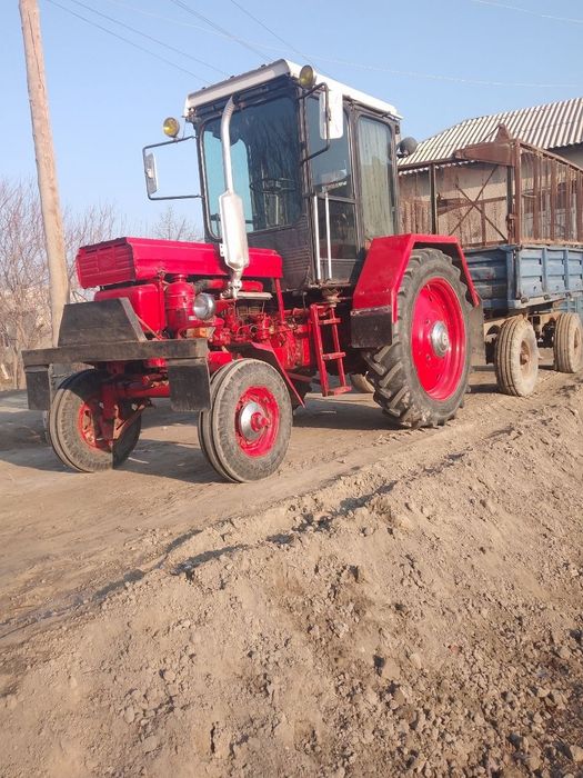 Traktor T28 Sotiladi