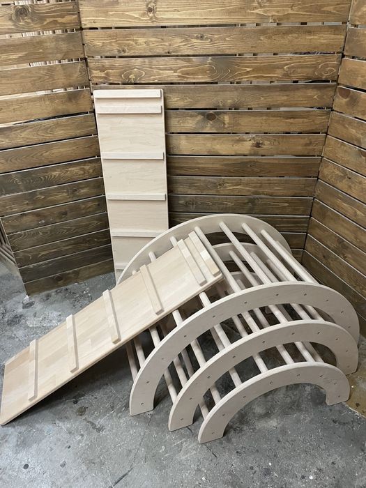 Детски дървени катерушки на Пиклер триъгълни, арки и пързалки