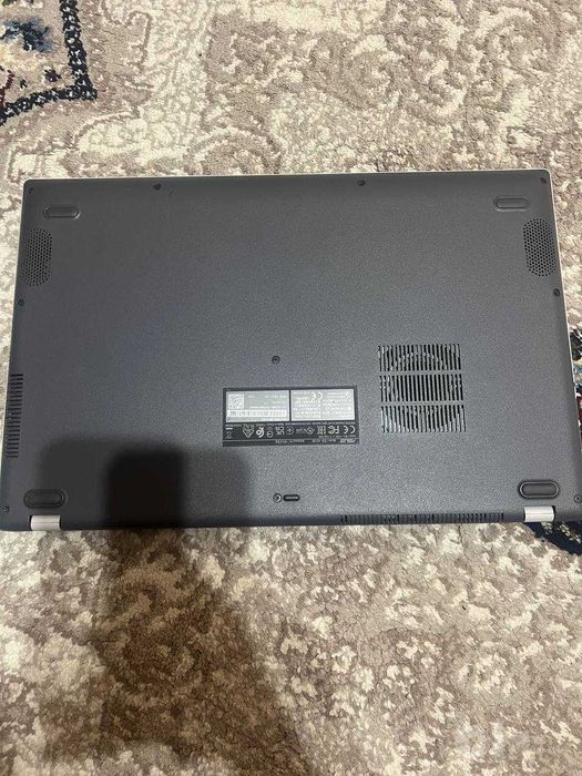 Asus Noutbuk 1 terra
