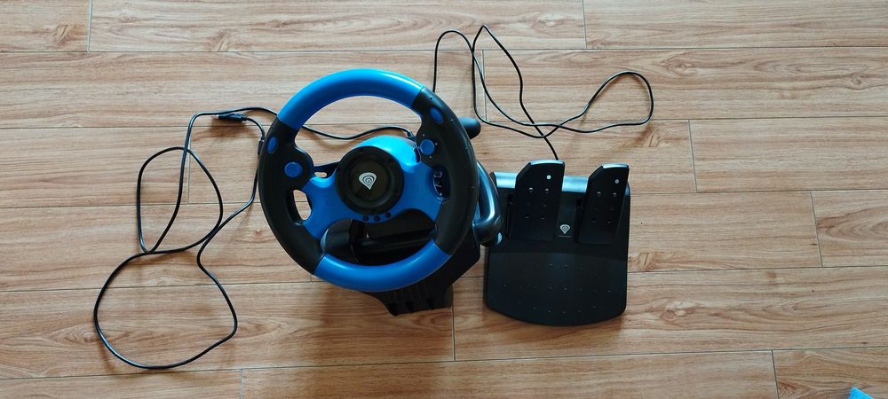 Vând volan genesis seaborg 350 racing wheel