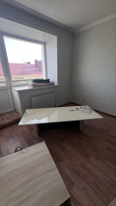 Отдам столик низкий