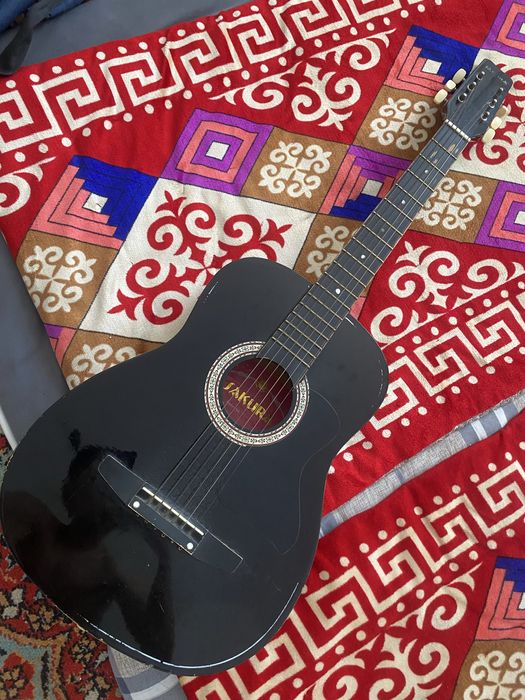 Жақсы гитара сатамын алам дегендер болса түсіп берем