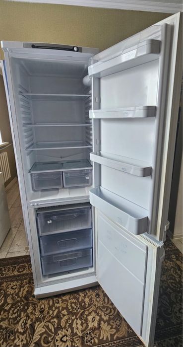Продам холодильник Индезит