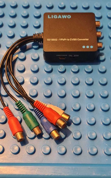 Convertor RCA LIGAWO pentru componentă 5x RCA YPbPr la 3x RCA CVBS
