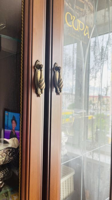Сервант чистое дерево (дуб)