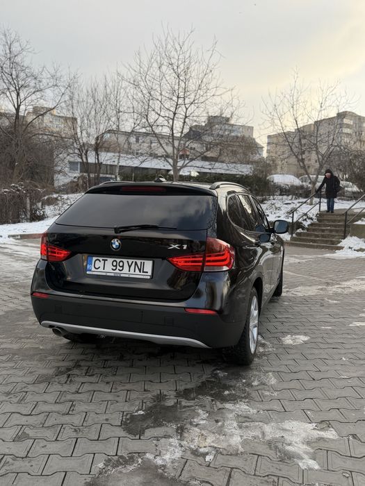 Vând BMW X1 2010