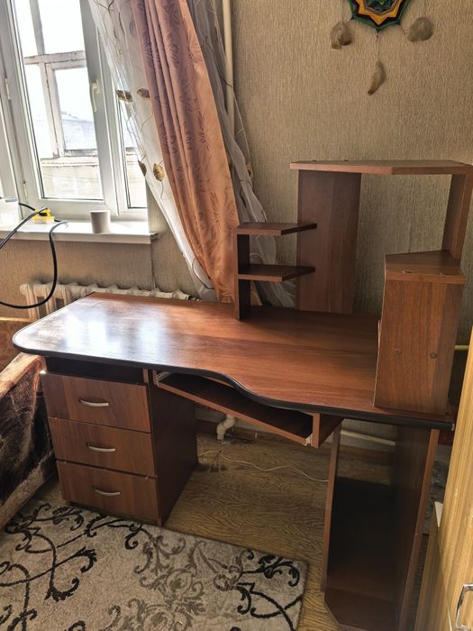 Стол компьютерный