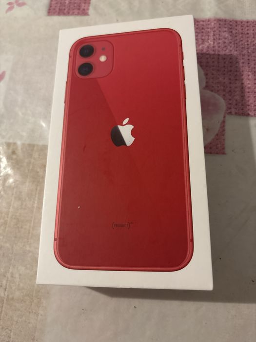 iPhoe 11 pro нов с 1 година гаранция и iPhone 11 поти нов 85% батерия