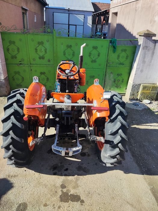 vând tractor fiat 411 în perfectă stare de functionare