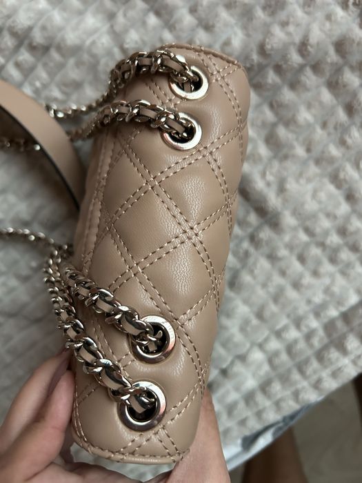 Оригинална чанта guess