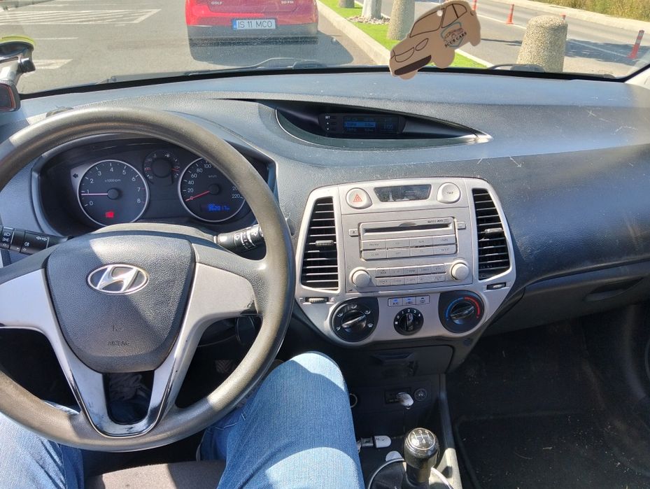 Vând Hyundai i20
