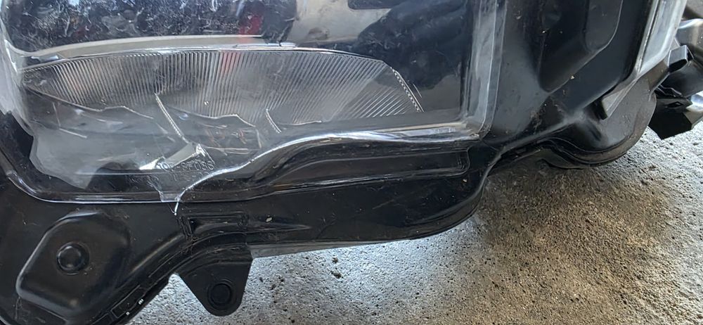 Far honda adv 150 2012- 2015 cu defect