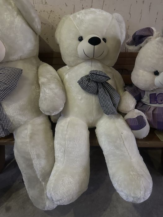 Мишки и зайка плюшевые