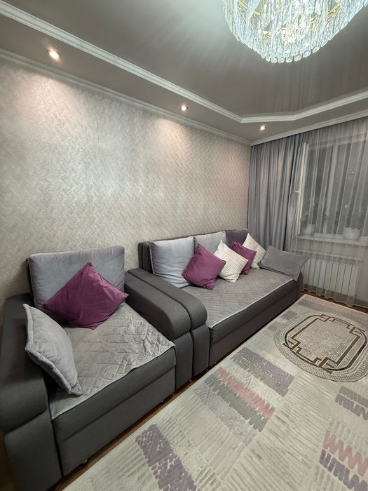 Диван с креслом (все подушки в подарок)