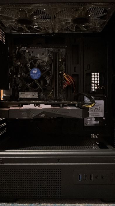 Vând pc cu intel i5 si radeon