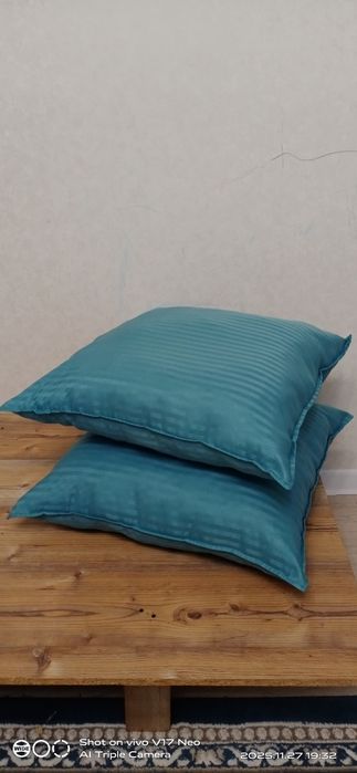 Простынь на резинке,подушки,сыпыра