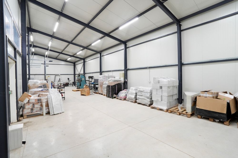 Închiriez spații comerciale zona bariera