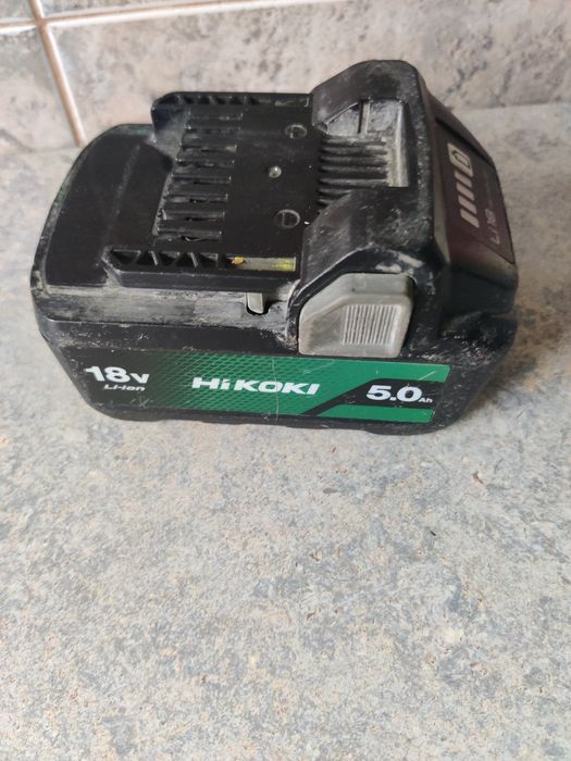 Vând acumulator hikoki