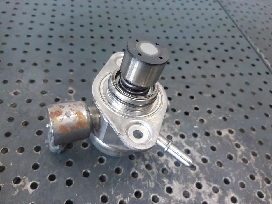 pompa inalta  1.0 b ecoboost sfjb ford  b-max  fiesta cm5g-9d376-ga  0261520095