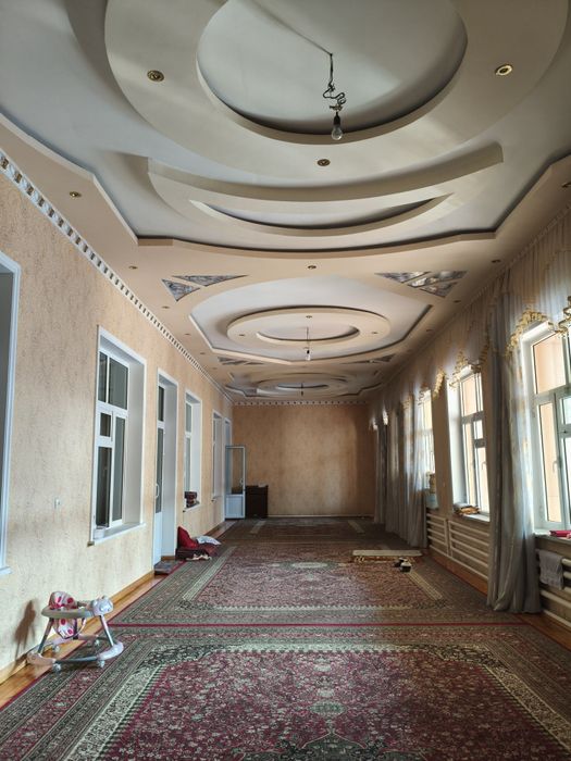 Котта Иттифокда 10 сотихли Икки этажли участка сотилади.12 та хона.