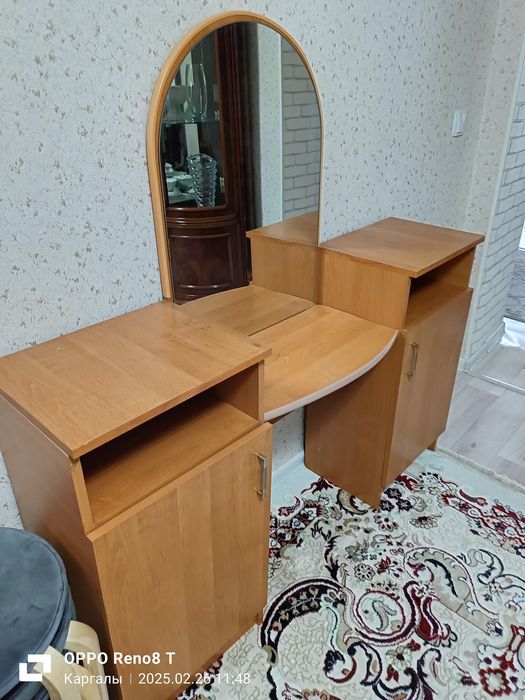 Продаю трюмо, туалетка