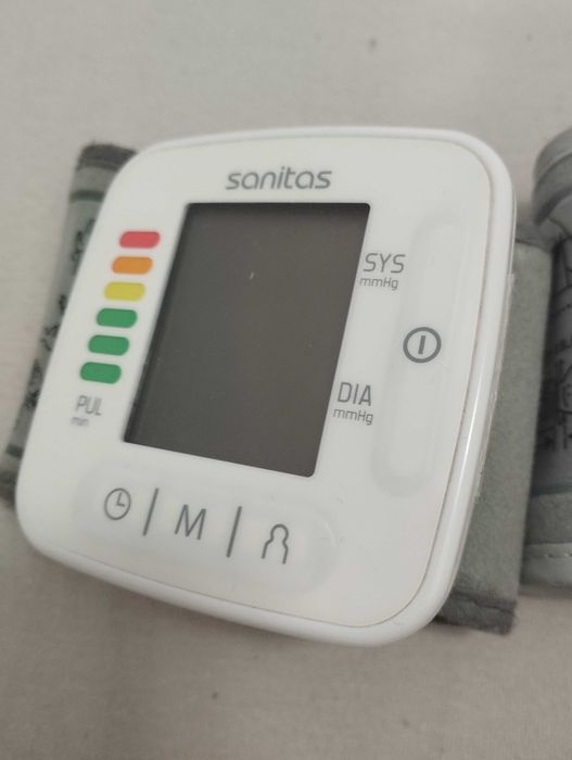 Апарати за кръвно налягане 2 бр.