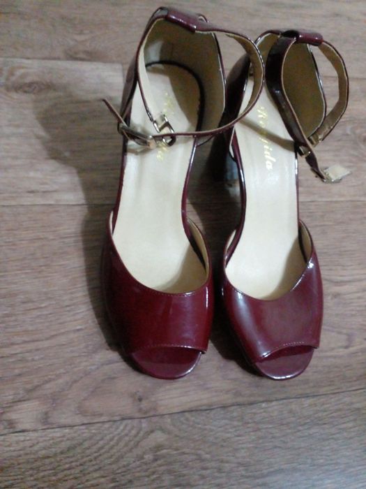 Каблук очень крутой