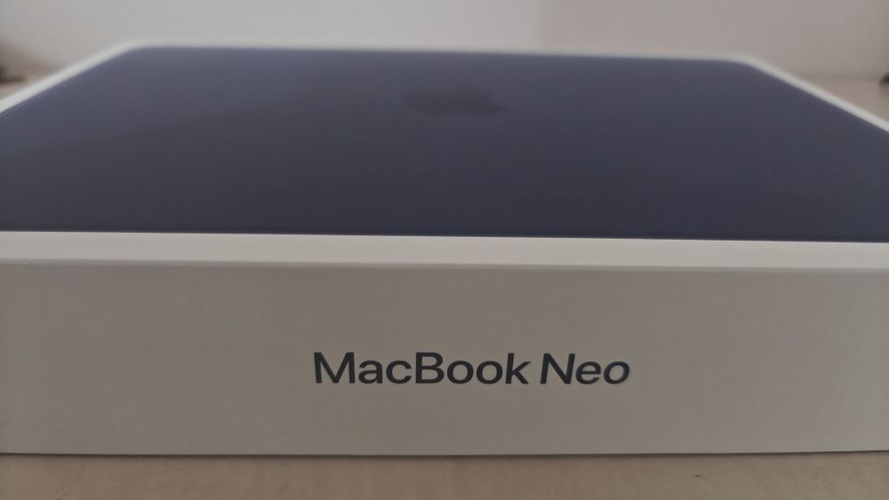 Продам Apple MacBook Neo Тёмно-синий