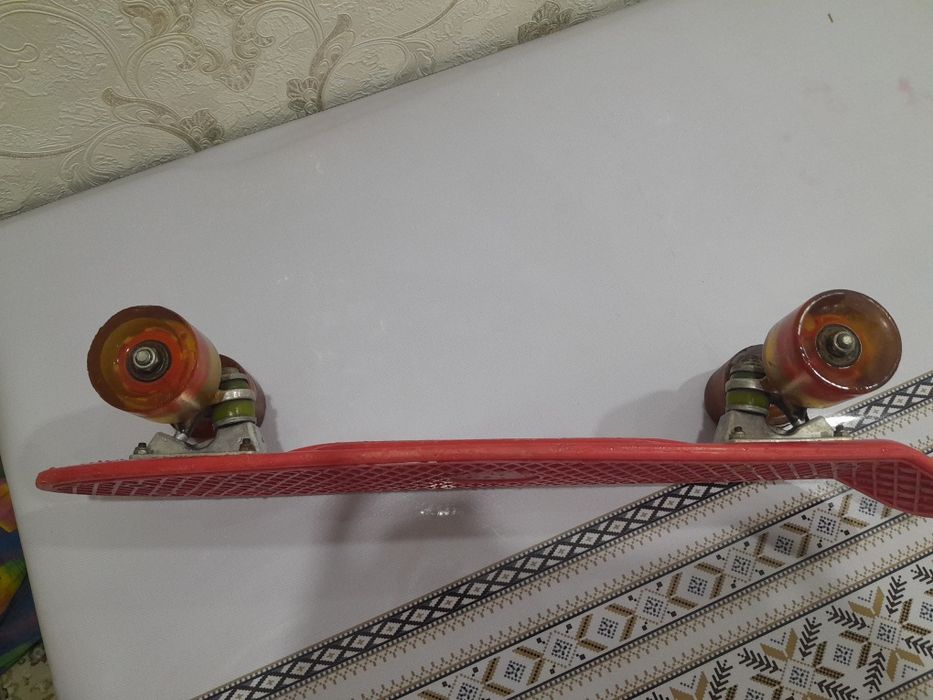 Продам пенниборд в хорошом состояний