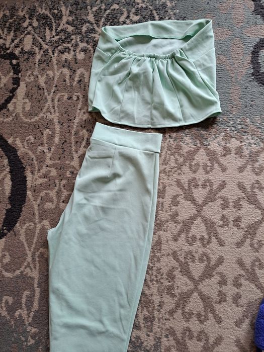 Vand compleu din 4 buc+1