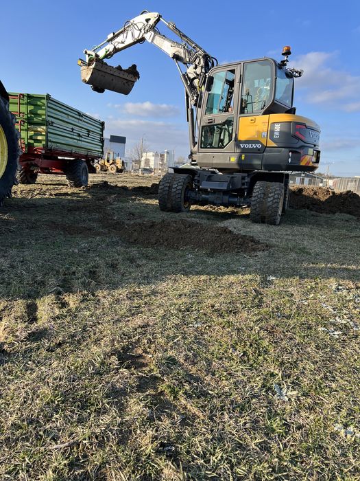 De închiriat Buldoexcavator, Excavator