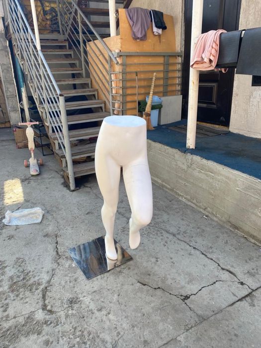 Манекен. Только ноги